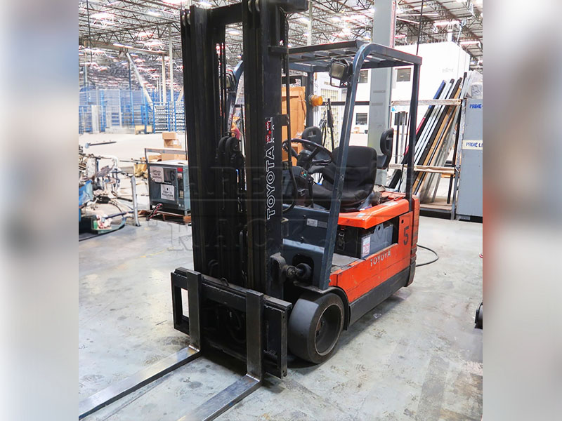 FL3702 Toyota 5FBE18 Electric 3 Wheel Forklift - Click Image to Close